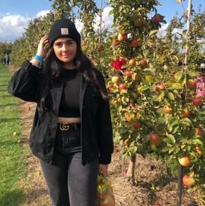 Meet your Posher, Zoë